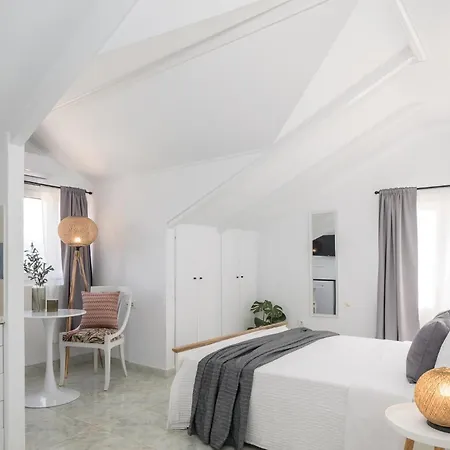 Eraora Lofts & Kefalonia Lakithra